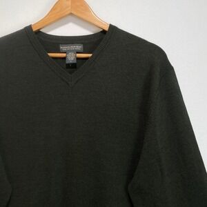 Banana Republic Mens Extra Fine Italian Merino Wool V-Neck Sweater Olive Green L